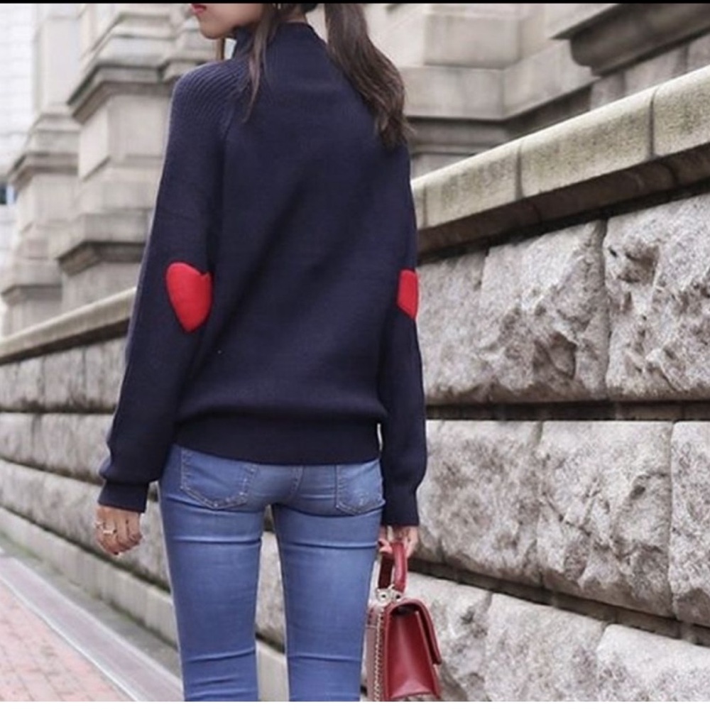 HEART AND SOUL PATCHED KNIT SWEATER IN
NAVY